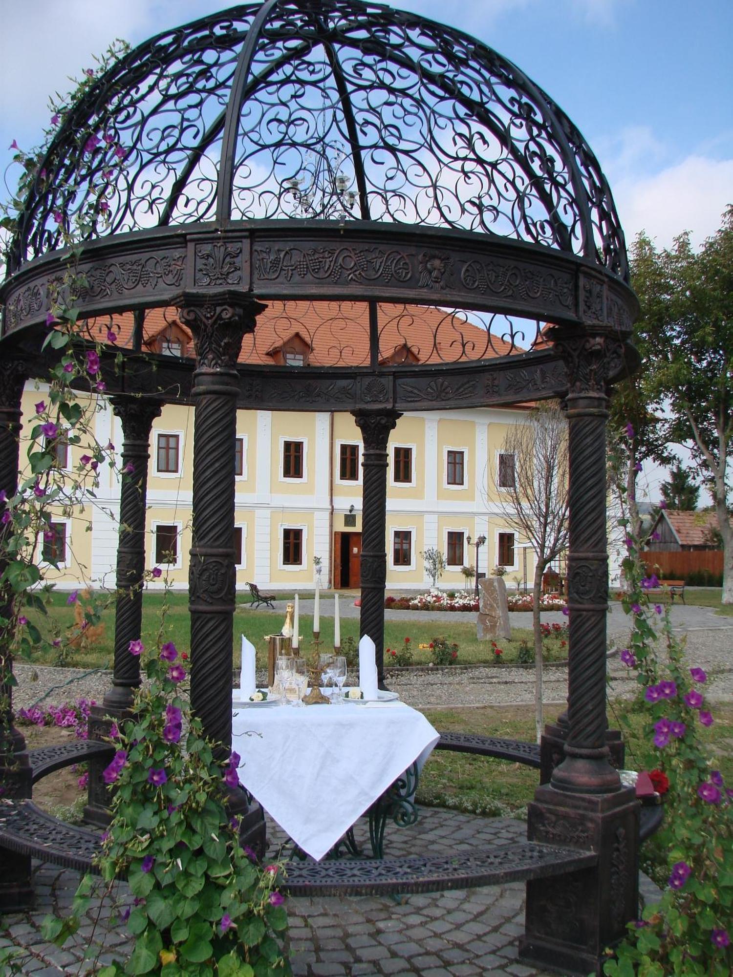Castel Haller Ogra Exterior foto
